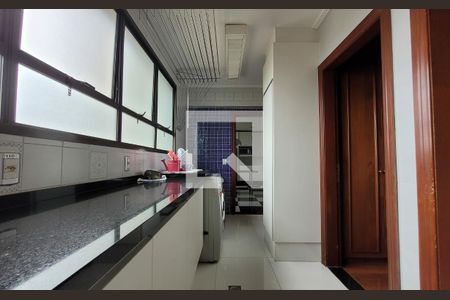 Apartamento à venda com 330m², 3 quartos e 5 vagasLavanderia