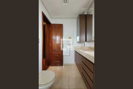 Apartamento à venda com 330m², 3 quartos e 5 vagasBanheiro da suíte 3