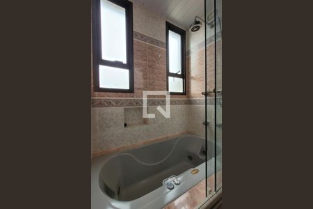 Apartamento à venda com 330m², 3 quartos e 5 vagasBanheiro da suíte