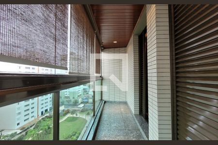 Apartamento à venda com 330m², 3 quartos e 5 vagasSacada