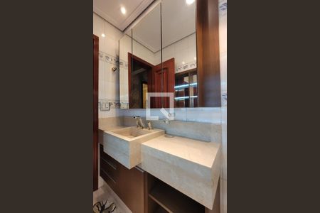 Apartamento à venda com 330m², 3 quartos e 5 vagasBanheiro