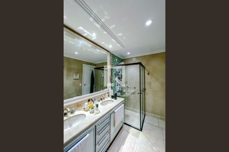 Apartamento à venda com 241m², 4 quartos e 4 vagasBanheiro da Suíte 4