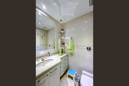 Apartamento à venda com 241m², 4 quartos e 4 vagasBanheiro da Suíte 2