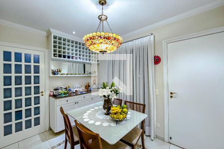 Apartamento à venda com 241m², 4 quartos e 4 vagasCopa