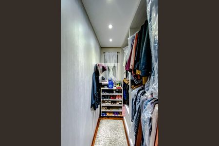 Apartamento à venda com 241m², 4 quartos e 4 vagasQuarto 4 - Closet