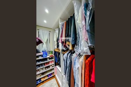 Apartamento à venda com 241m², 4 quartos e 4 vagasQuarto 4 - Closet