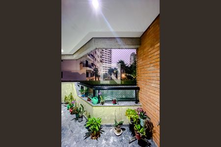 Apartamento à venda com 241m², 4 quartos e 4 vagasVaranda