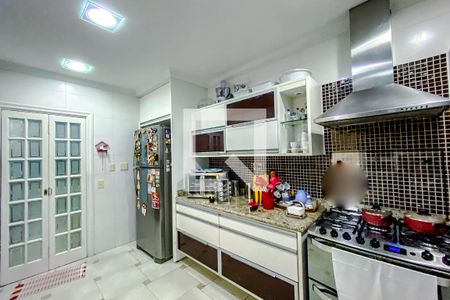 Apartamento à venda com 241m², 4 quartos e 4 vagasCozinha