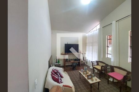 Sala de casa à venda com 2 quartos, 181m² em Alvorada, Contagem