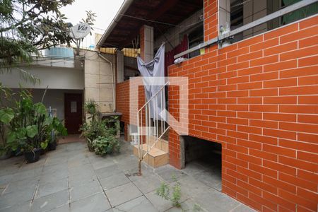 Casa à venda com 150m², 3 quartos e 2 vagasCasa 1 - Quintal/Área de serviço