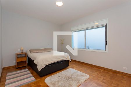 Casa à venda com 334m², 3 quartos e 3 vagasSuíte