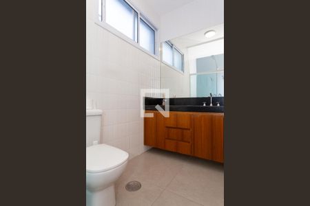 Casa à venda com 334m², 3 quartos e 3 vagasBanheiro