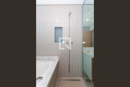 Casa à venda com 334m², 3 quartos e 3 vagasBanheiro da Suíte