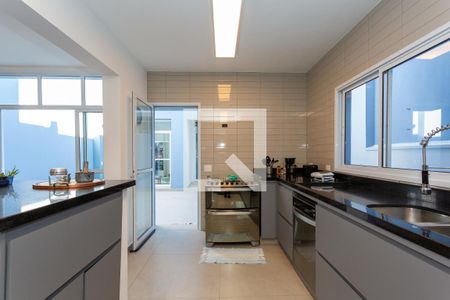 Casa à venda com 334m², 3 quartos e 3 vagasCozinha