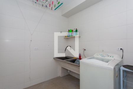 Casa à venda com 334m², 3 quartos e 3 vagasLavanderia - Edícula