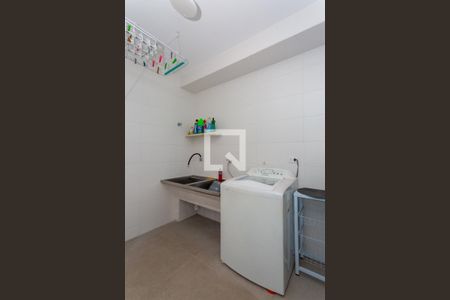 Casa à venda com 334m², 3 quartos e 3 vagasLavanderia - Edícula