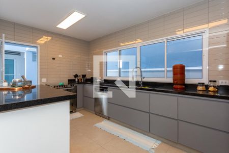 Casa à venda com 334m², 3 quartos e 3 vagasCozinha