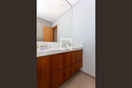 Casa à venda com 334m², 3 quartos e 3 vagasBanheiro da Suíte