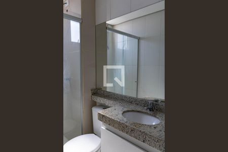 Banheiro de apartamento à venda com 3 quartos, 59m² em Conjunto California, Belo Horizonte