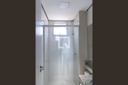 Banheiro de apartamento à venda com 3 quartos, 59m² em Conjunto California, Belo Horizonte
