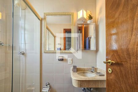 Apartamento para alugar com 220m², 5 quartos e 2 vagasBanheiro da Suíte 1