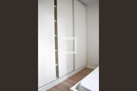 Quarto 2 de apartamento para alugar com 2 quartos, 56m² em Hauer, Curitiba