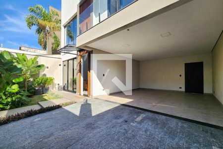 Casa à venda com 370m², 4 quartos e 4 vagasGaragem
