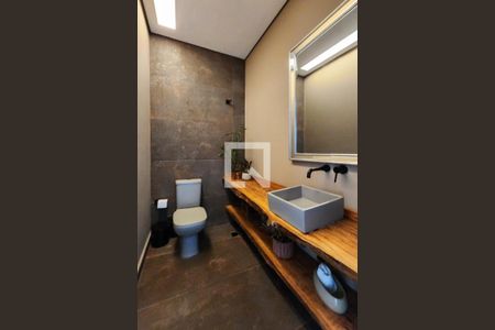 Casa à venda com 370m², 4 quartos e 4 vagasLavabo