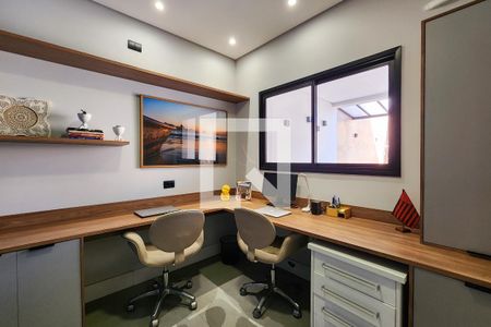 Casa à venda com 370m², 4 quartos e 4 vagasEscritório