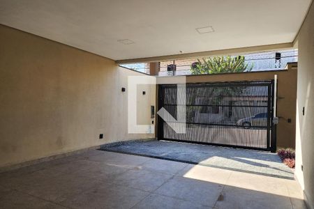 Casa à venda com 370m², 4 quartos e 4 vagasGaragem