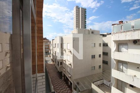 Vista de apartamento para alugar com 3 quartos, 80m² em Jardim São Miguel, Guarujá