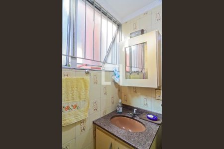 Banheiro de apartamento à venda com 2 quartos, 58m² em Vila Pereira Cerca, São Paulo