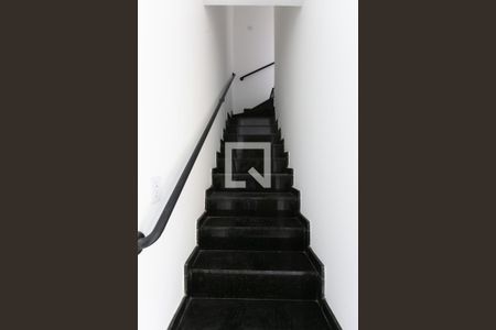 Escada / Quartos  de casa de condomínio para alugar com 2 quartos, 65m² em Parada Xv de Novembro, São Paulo