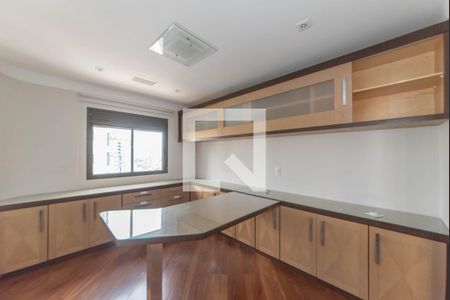 Apartamento à venda com 214m², 3 quartos e 3 vagasEscritório
