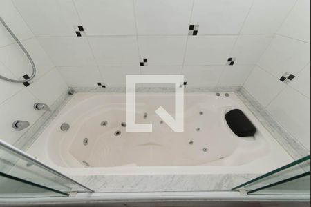 Apartamento à venda com 214m², 3 quartos e 3 vagasBanheiro da Suíte 2