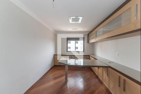 Apartamento à venda com 214m², 3 quartos e 3 vagasEscritório