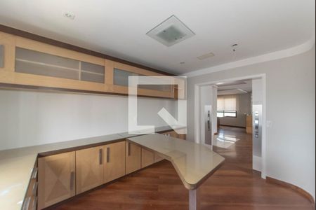 Apartamento à venda com 214m², 3 quartos e 3 vagasEscritório