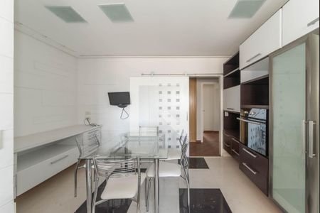 Apartamento à venda com 214m², 3 quartos e 3 vagasCozinha