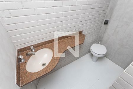 Casa à venda com 270m², 3 quartos e 3 vagasBanheiro