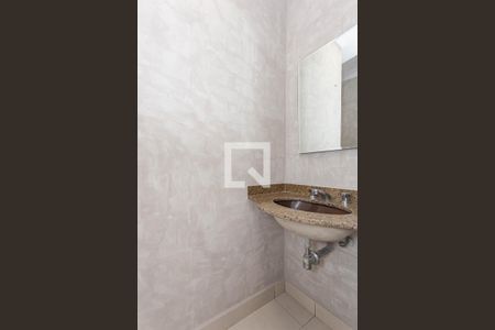 Banheiro de casa para alugar com 3 quartos, 260m² em Vila Liviero, São Paulo