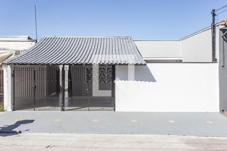 Casa à venda com 270m², 3 quartos e 3 vagasFachada