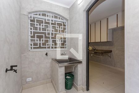 Casa à venda com 270m², 3 quartos e 3 vagasÁrea de Serviços