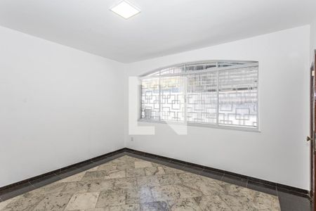 Sala de casa para alugar com 3 quartos, 260m² em Vila Liviero, São Paulo