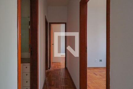 Corredor de apartamento à venda com 3 quartos, 55m² em Sagrada Família, Belo Horizonte