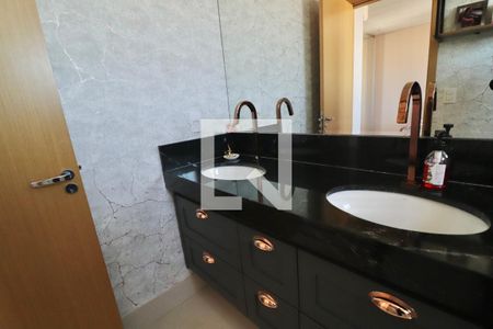 Apartamento para alugar com 105m², 3 quartos e 2 vagas Apartamento para alugar com 105m², 3 quartos e 2 vagasBanheiro 2