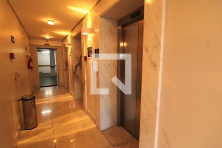 Apartamento para alugar com 105m², 3 quartos e 2 vagas Apartamento para alugar com 105m², 3 quartos e 2 vagasElevadores