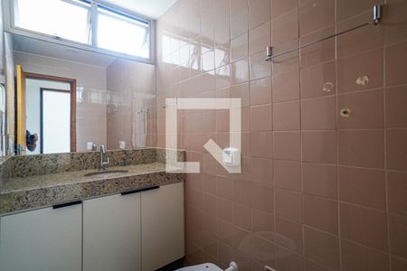 Banheiro de apartamento para alugar com 1 quarto, 45m² em Icaraí, Niterói