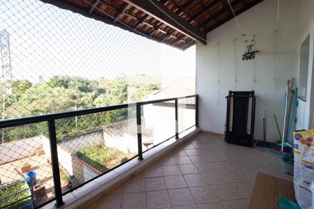 Casa à venda com 351m², 4 quartos e 5 vagasSacada