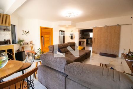 Casa à venda com 351m², 4 quartos e 5 vagasSala