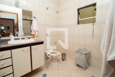 Casa à venda com 351m², 4 quartos e 5 vagasBanheiro